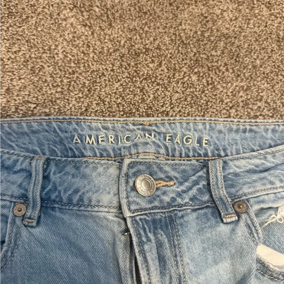 American Eagle Outfitters Light Blue Distressed Boyfriend Jeans - Picture 2 of 3